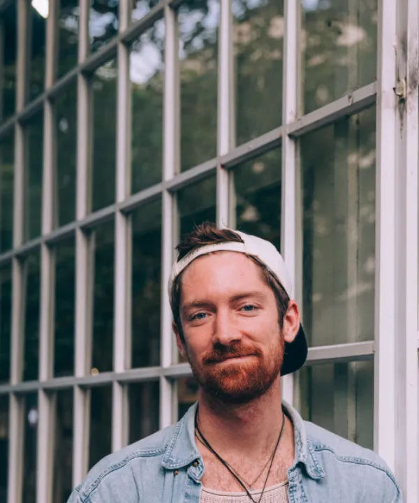 Theo Hart, Community